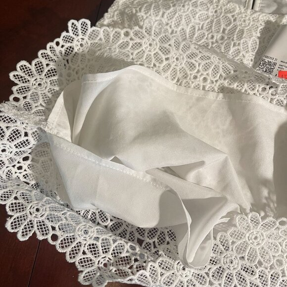 Crop‎ Top Womens L White Sleeveless Lace  Elegant Floral Design Forever 21 - Picture 8 of 12